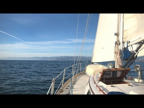 sailing-avocet-ventura-vacation