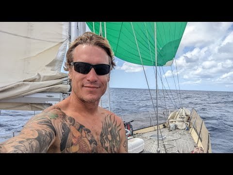 live-spinnaker-sailing-in-the-tropics