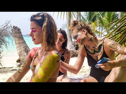 bodypainting-on-a-women-only-beach