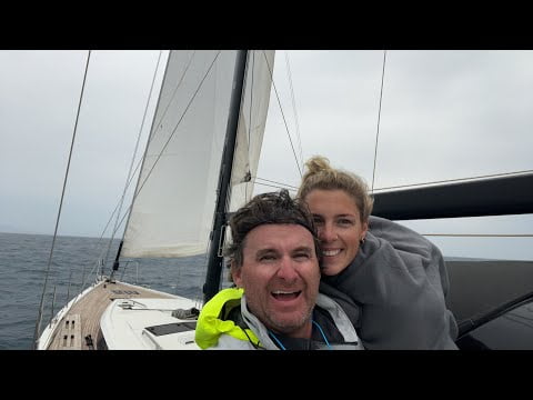 live-sailing-in-greece-45-kts-of-wind