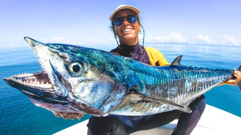 fishing-spearfishing-australia-her-biggest-mackerel-crayfish