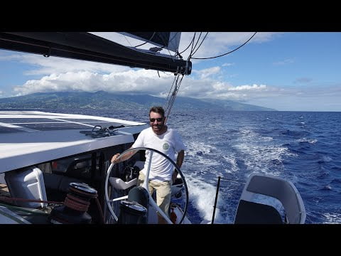 Waiting for the captain - Tahiti to Huahine - Sailing Greatcircle (ep.267)