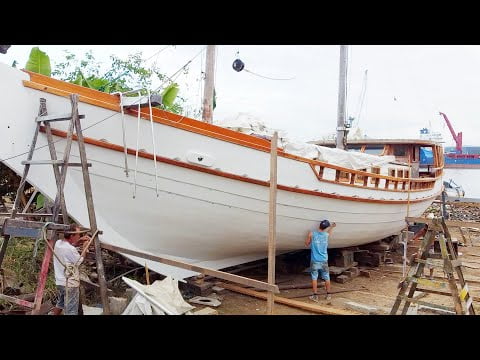 Defining the WATERLINE of our once SINKING BOAT without any equipment â Sailing YabÃ¡ 138