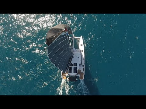 Reefs and whales sailing from Cairns to Lizard Island - Sailing Greatcircle (ep.302)