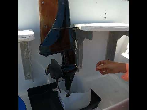 How to Change Oil on a Mercury 3.3hp Outboard #boating #sailing #outboard #engine