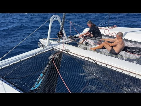 We lost our gennaker on the Indian Ocean - Crossing to South Africa 2 - Sailing Greatcircle (ep.322)