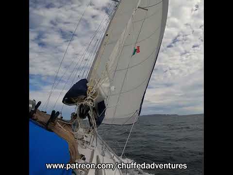 Gap Wind Forces us to RUN! #sailboat #sailing #windy